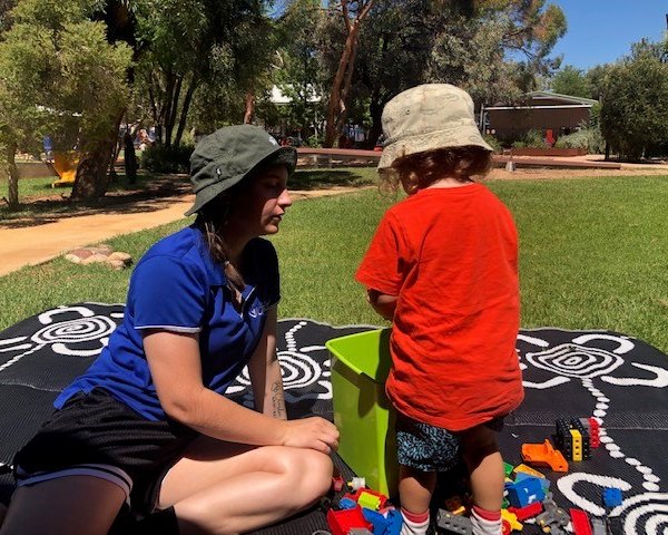 Larapinta ELC learning with children and building blocks